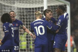 格纳布里：比朔夫传了个好球；大巴黎和拜仁过去总是势均力敌（格纳布里：比朔夫妙传到位；大巴黎与拜仁以往交锋难分伯仲）