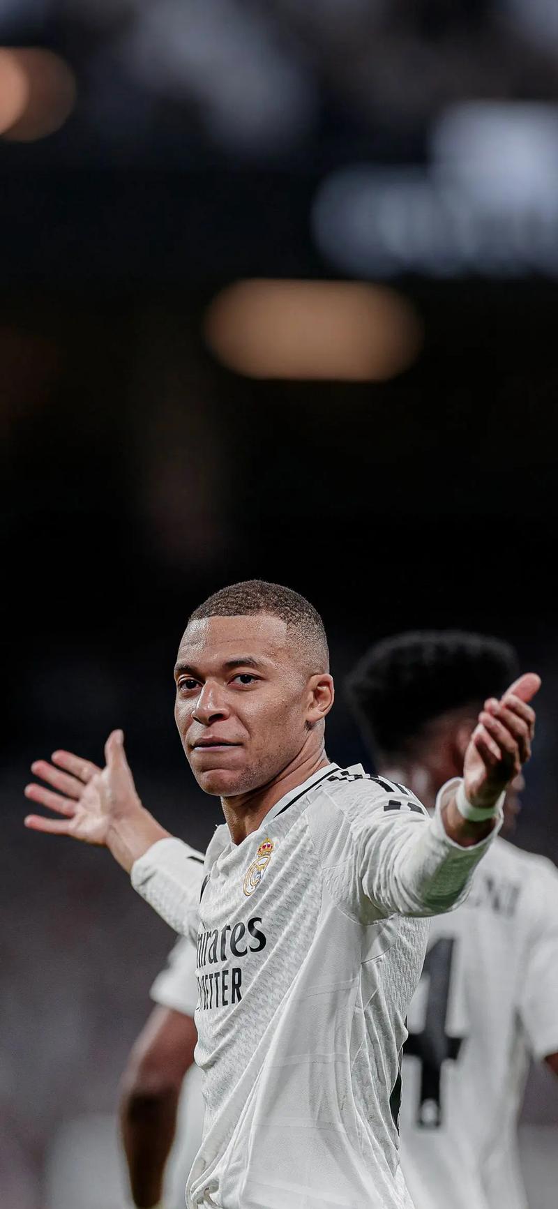 欧冠本周最佳球员候选：马杜埃凯、孔德、德凯特拉雷、格洛赫（欧冠本周最佳球员提名名单：马杜埃凯、孔德、德凯特拉雷、格洛赫）