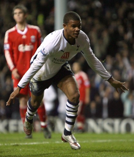 英超第五至第十四名仅差4分，竞争激烈